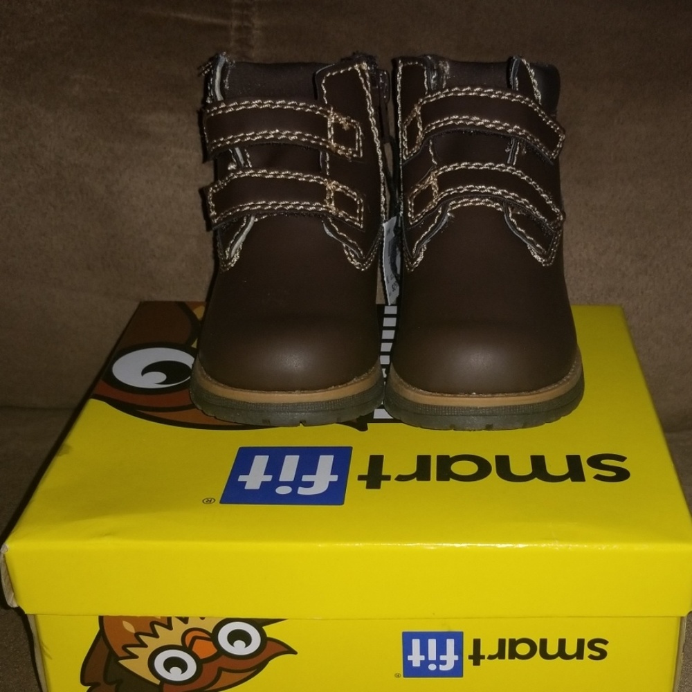 NWT Brown (Cafe) Inflant Boots w/ Skid Resistance